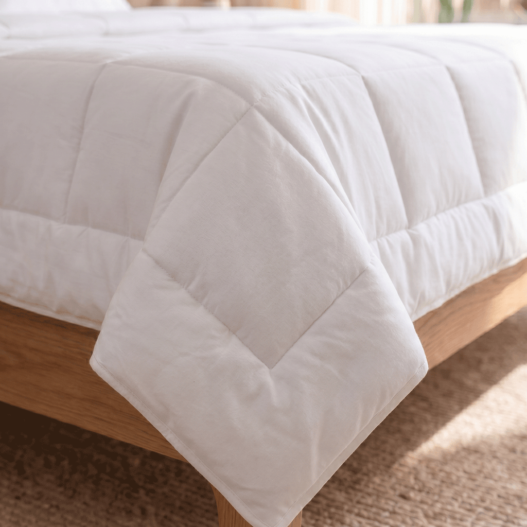 All-Season Duvet with Premium Polyester Cover & Feather-Like Poly Down Filling Hotel Quality
